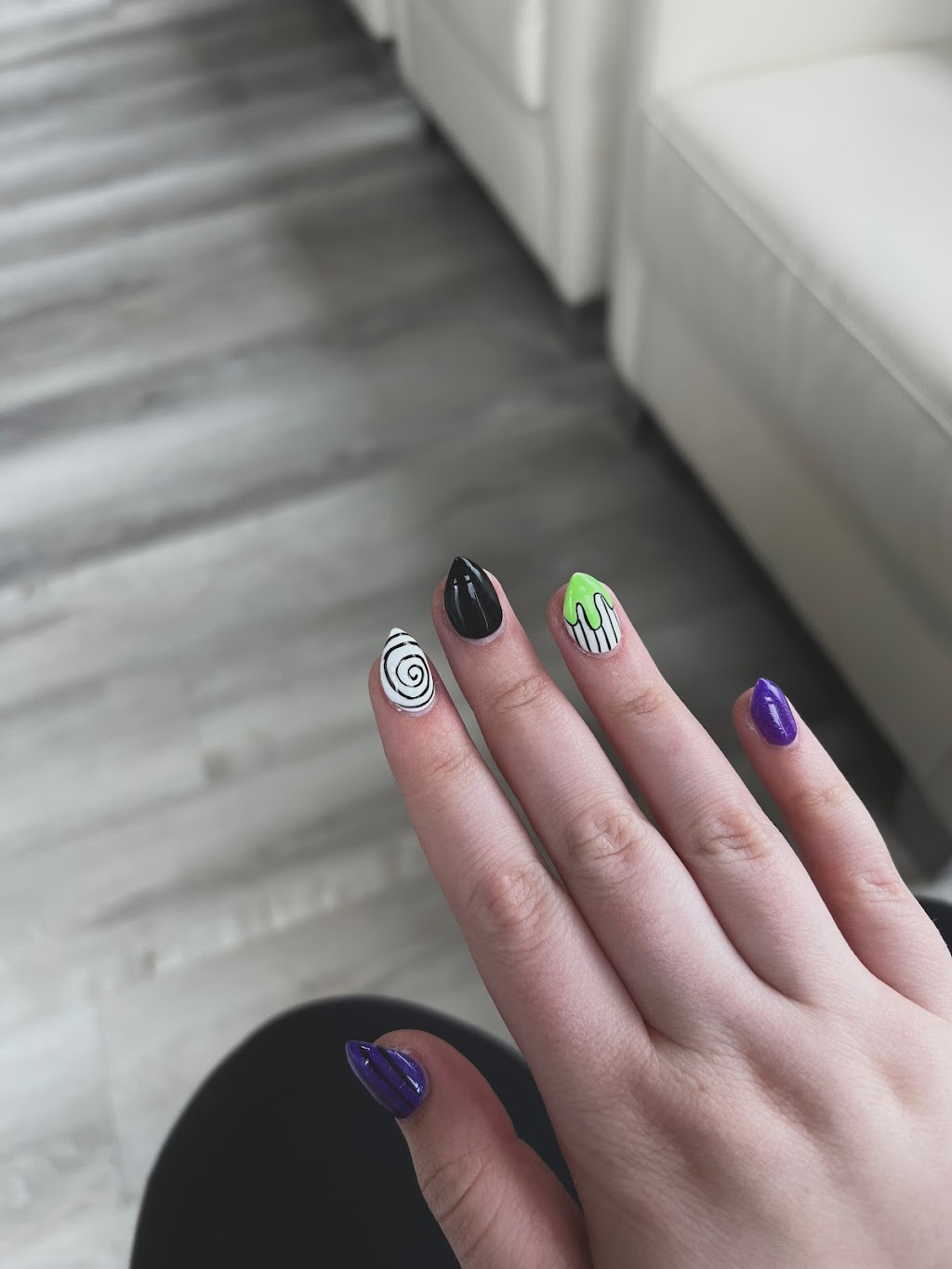 V Nails Moncton | 1144 Mountain Rd, Moncton, NB E1C 2T4, Canada | Phone: (506) 688-9088