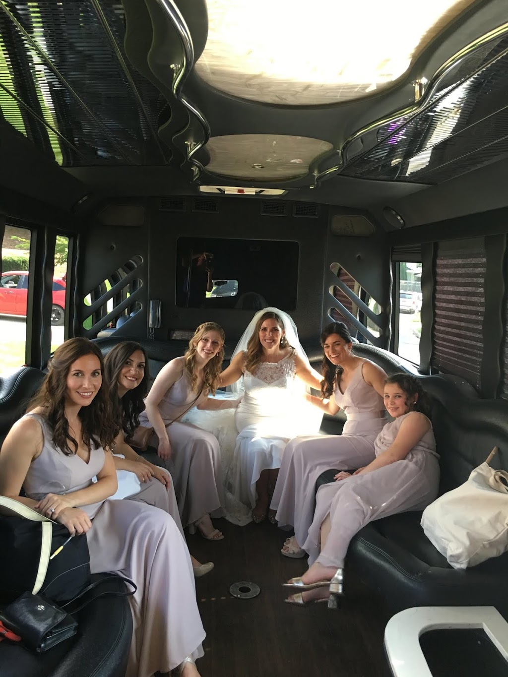 Wine&Dine Limousines | 393 York Rd, Niagara-on-the-Lake, ON L0S 1J0, Canada | Phone: (905) 931-9197