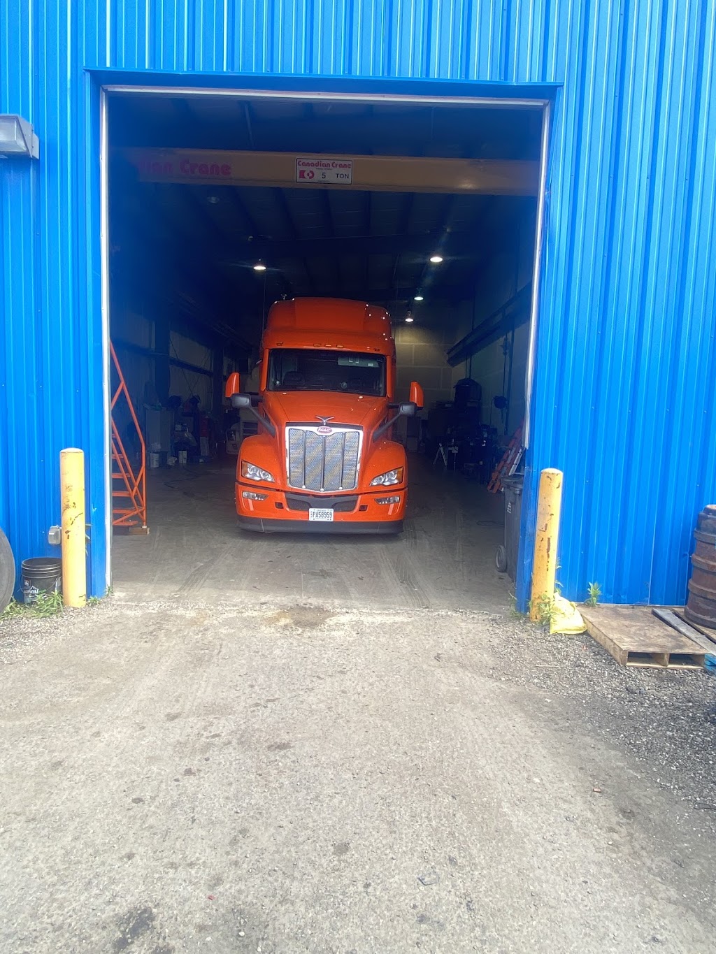 CENTURY TRUCK AND TRAILER REPAIR INC. | 15 Winer Rd, Guelph, ON N1H 6H9, Canada | Phone: (705) 230-4251
