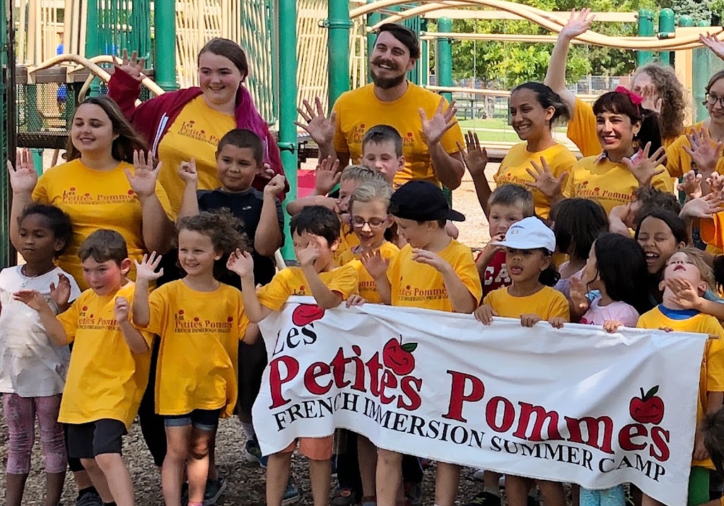 Les Petites Pommes French Programs | 215 Cline Ave N, Hamilton, ON L8S 4A1, Canada | Phone: (289) 339-0071