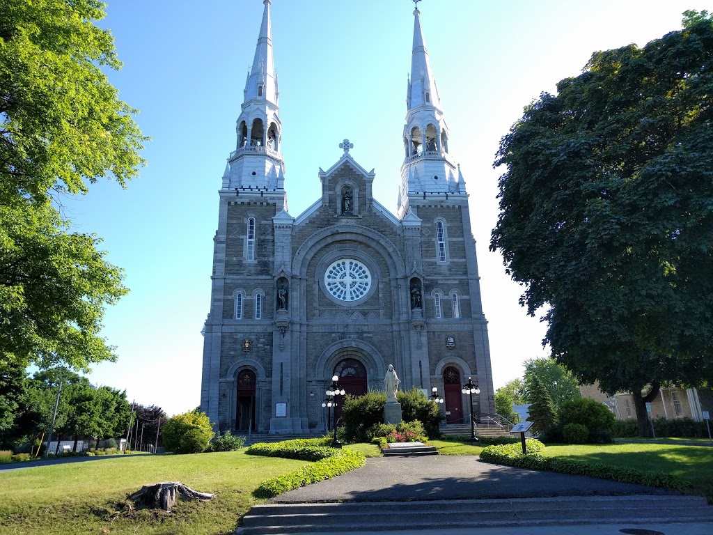 Sanctuaire Sainte-Marguerite-DYouville | 201, rue Sainte-Anne, Varennes, QC J3X 1R6, Canada | Phone: (450) 652-2873