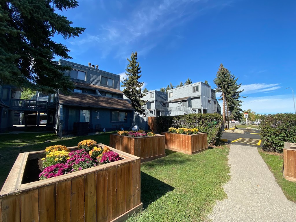 Queens Park Townhomes | 501 40 Ave NW Suite 3001, Calgary, AB T2K 5S5, Canada | Phone: (403) 463-9519