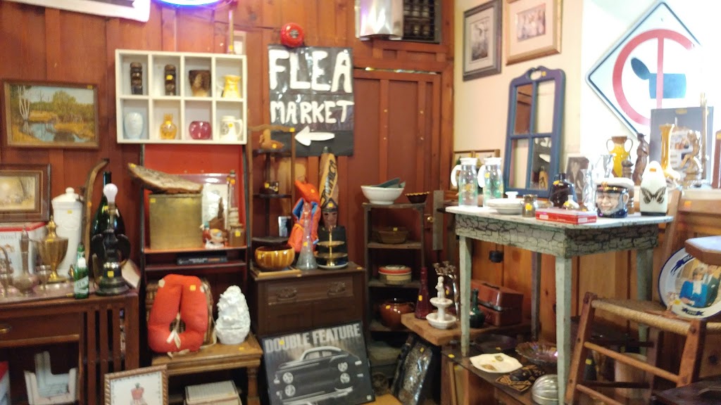 Gananoque Flea Market | 145 River St, Gananoque, ON K7G 2P8, Canada | Phone: (613) 382-8148