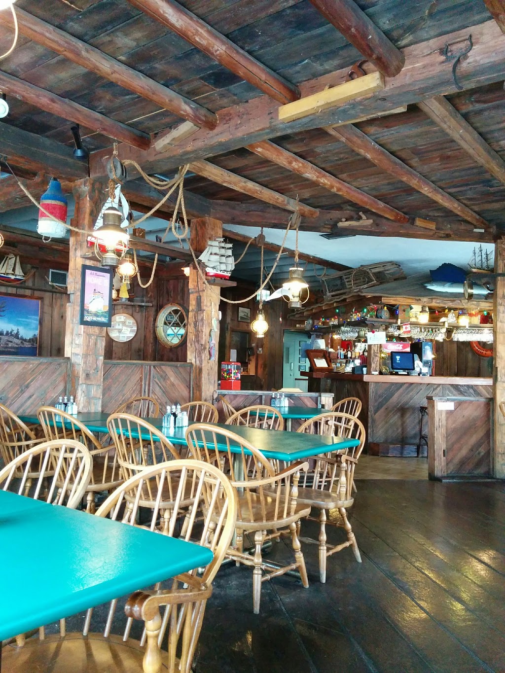 Henrys South Fish Restaurant | 3282 Ogdens Beach Rd, Midland, ON L4R 4K8, Canada | Phone: (705) 528-1919