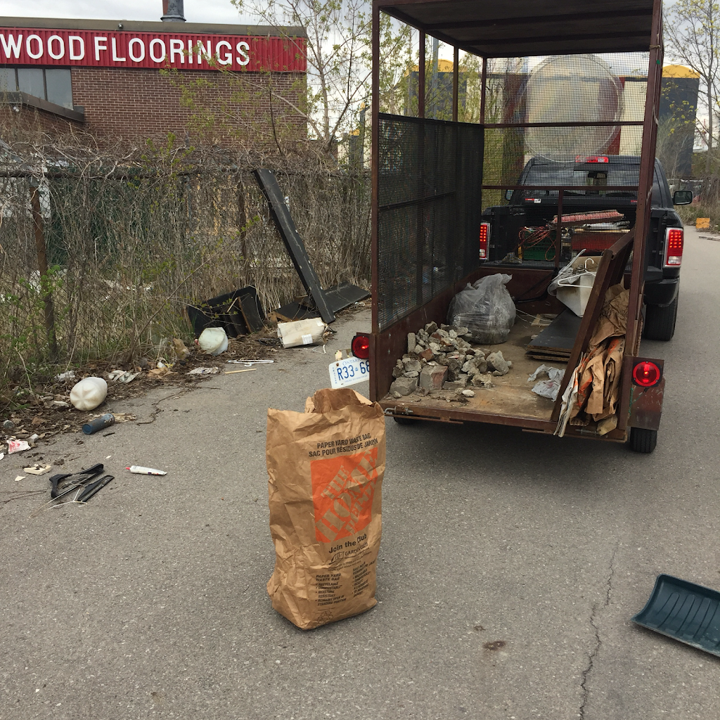 Cheap junk removal | 3105 Cawthra Rd, Mississauga, ON L5A 2X4, Canada | Phone: (416) 668-5603