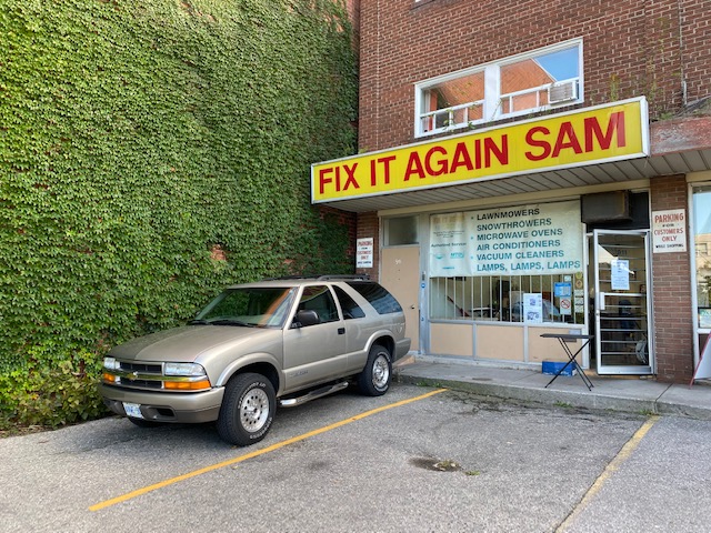 Fix It Again Sam | 911 Millwood Rd, East York, ON M4G 1X2, Canada | Phone: (416) 425-7272