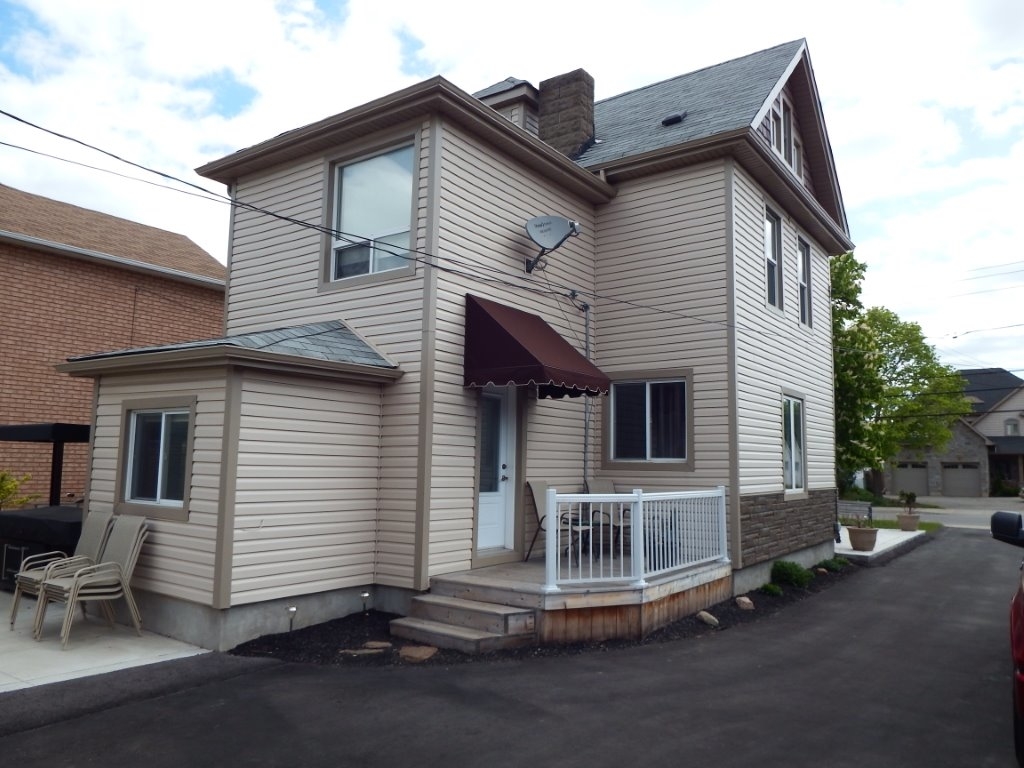 A 1 Siding & Windows Niagara Ltd. | 18 Parkview Dr, Thorold, ON L2V 4Z1, Canada | Phone: (905) 680-2833