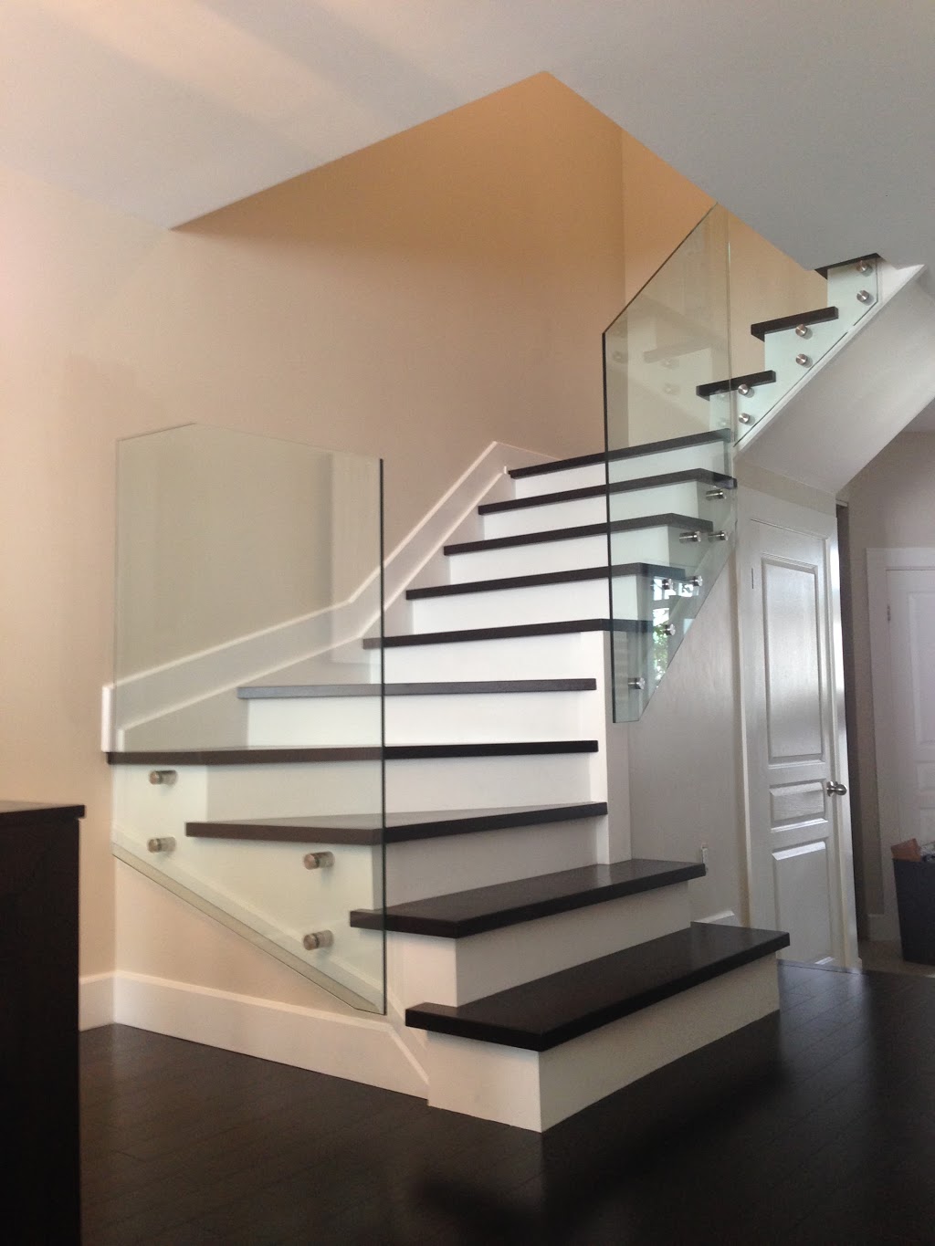 Prestige Glass | 1484 Scott St, Ottawa, ON K1Y 2N4, Canada | Phone: (613) 229-8000