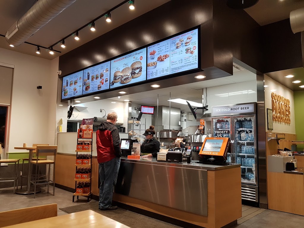 A&W Canada | 843 Tower St S, Fergus, ON N1M 2R2, Canada | Phone: (226) 383-1665