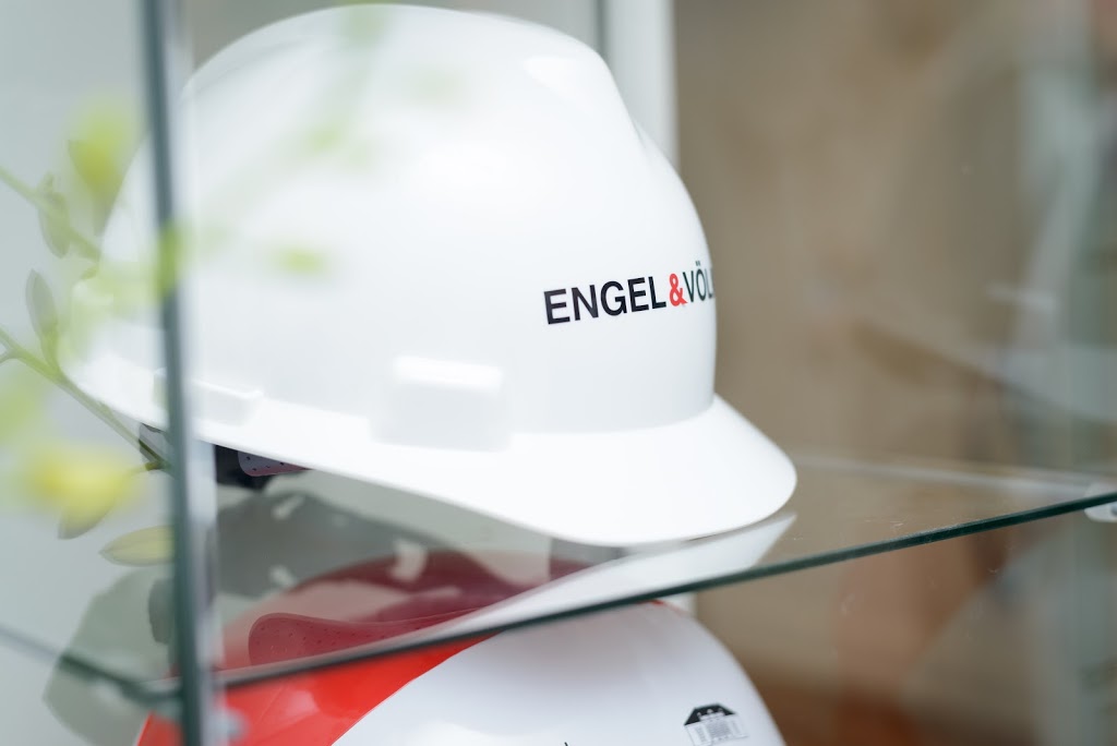 ENGEL & VÖLKERS OAKVILLE | 226 Lakeshore Rd E, Oakville, ON L6J 1H8, Canada | Phone: (905) 815-8788