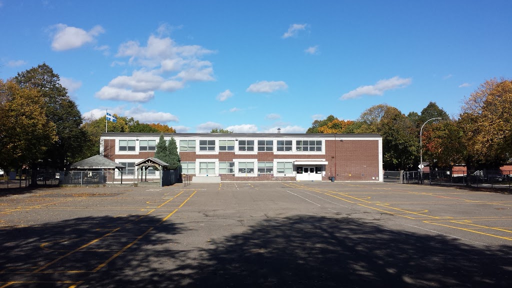 École Saint-Fabien | 6500 Renty Ave, Montréal, QC H1M 1M4, Canada | Phone: (514) 596-4883