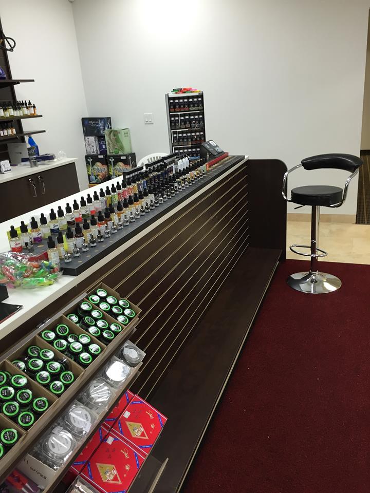 Waterloo Vapes | 29 University Ave E Unit B, Waterloo, ON N2J 2J9, Canada | Phone: (519) 746-1515