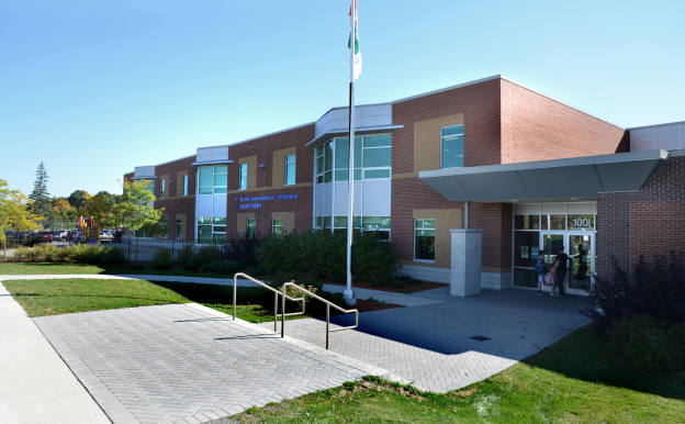 Elementary School Catholic Saint-Rémi | 100 Walden Dr, Kanata, ON K2K 0G8, Canada | Phone: (613) 741-2360