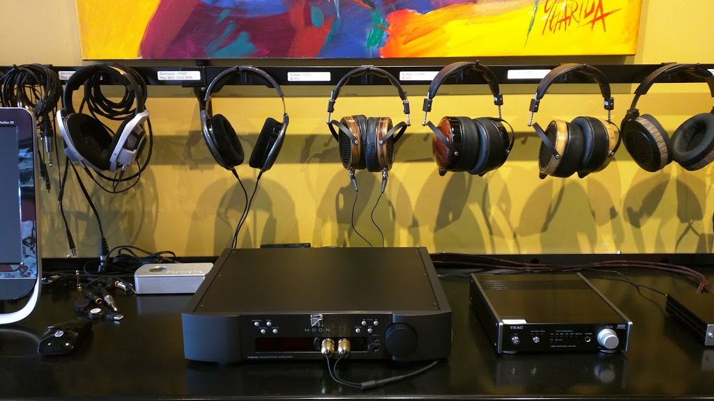 HiFi Headphones | 1872 Marine Dr, West Vancouver, BC V7V 1J6, Canada | Phone: (604) 628-7856