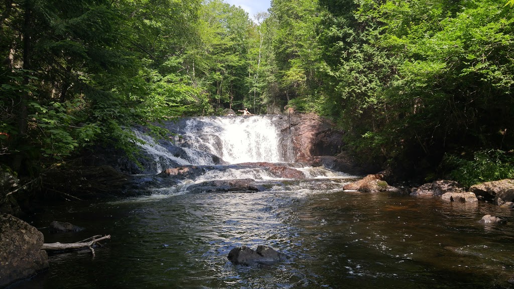 Parker Falls | Lac Parker, Shawinigan, QC G0X 2E0, Canada