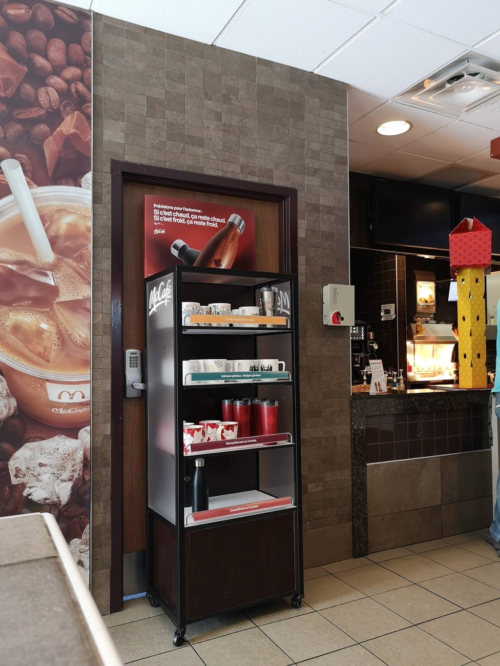 McDonalds | 37 Boulevard Samson, Laval, QC H7X 3R8, Canada | Phone: (450) 689-3334