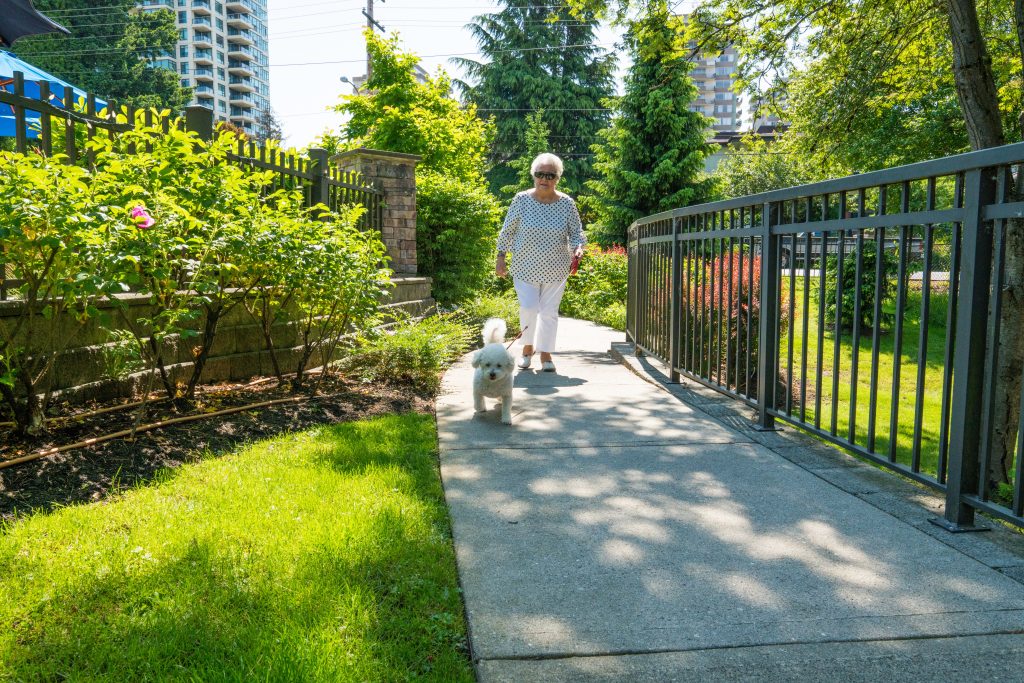 Thornebridge Gardens Retirement Residence | 649 8th Ave, New Westminster, BC V3M 2R2, Canada | Phone: (604) 524-6100