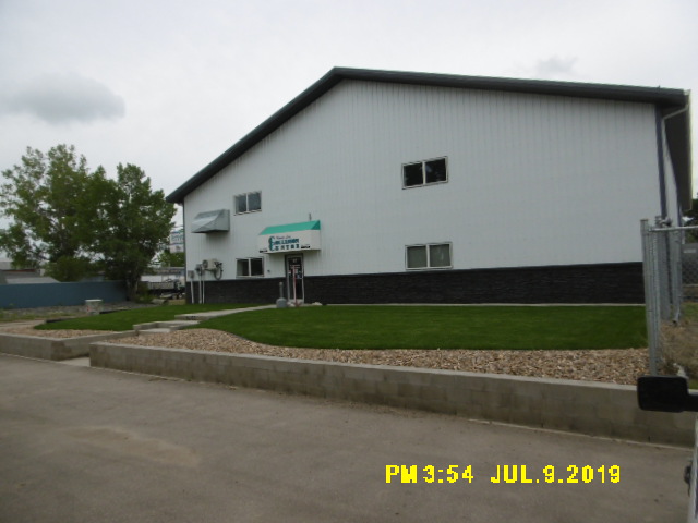 Moose Jaw Collision Centre | 48 5 Ave NE, Moose Jaw, SK S6H 5Y6, Canada | Phone: (306) 693-3368