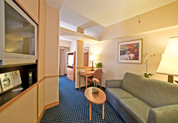 Fairfield Inn & Suites by Marriott Toronto Brampton | 150 Westcreek Blvd, Brampton, ON L6T 5V7, Canada | Phone: (905) 874-7177