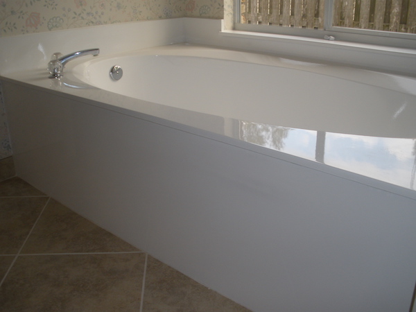 Bathtub Makeover | 144 Pine Dr, Stoney Creek, ON L8G 3B7, Canada | Phone: (905) 541-9232