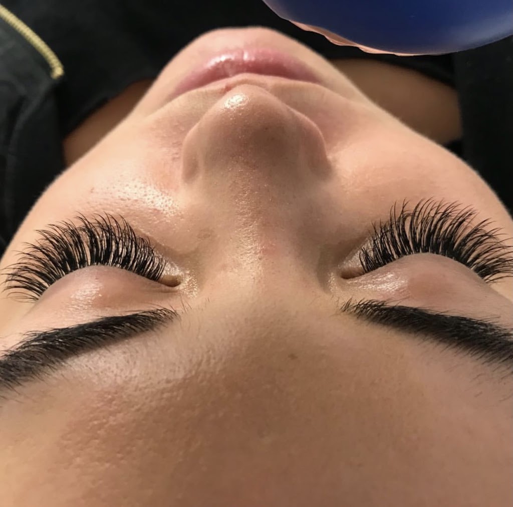 Zee eyelashes | 1947 51 St SW, Edmonton, AB T6X 1Y4, Canada | Phone: (780) 667-6592