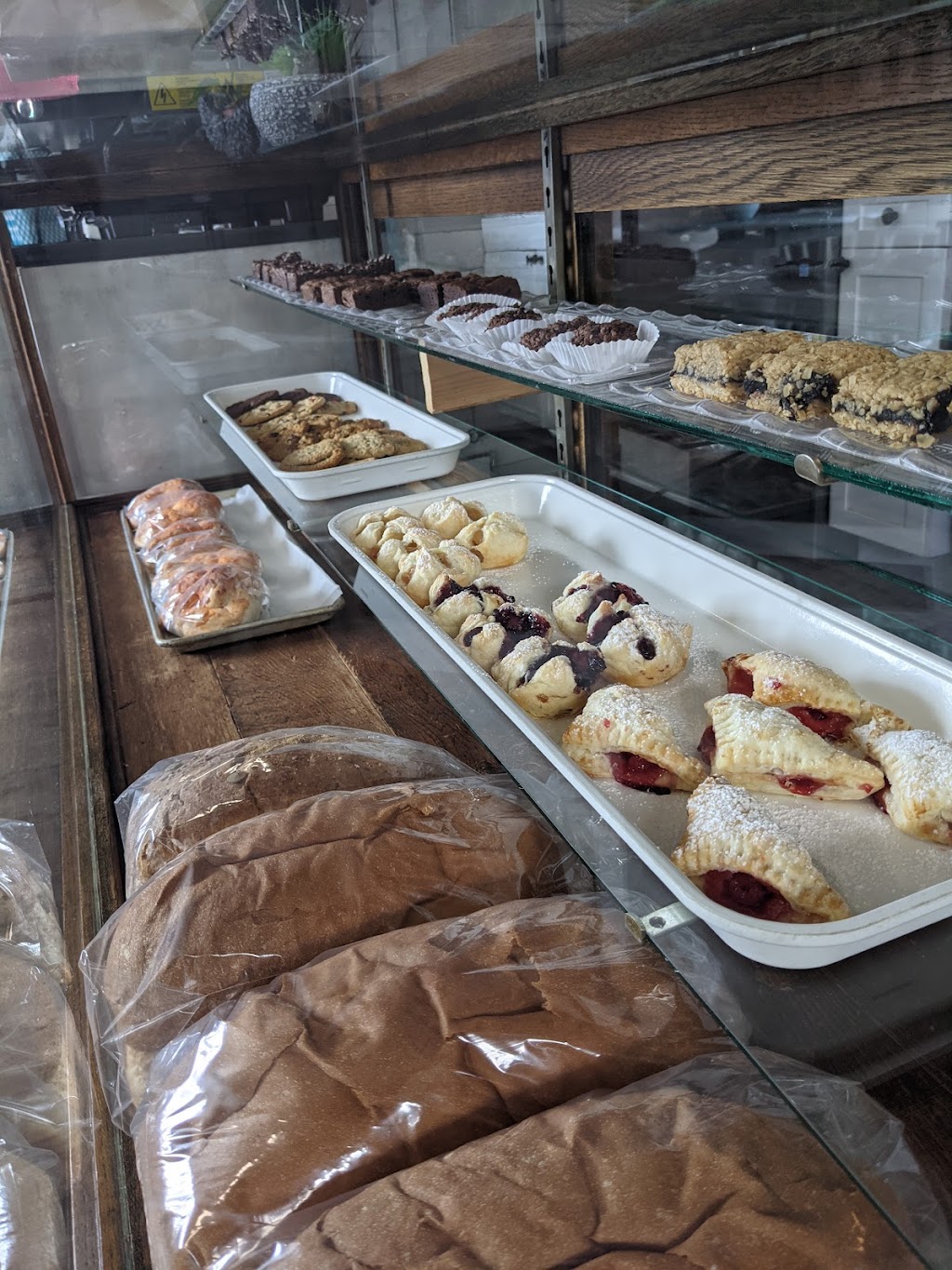 Little Teapot Cafe & Bakery | 524 Centre St, Rosemary, AB T0J 2W0, Canada | Phone: (403) 899-6838