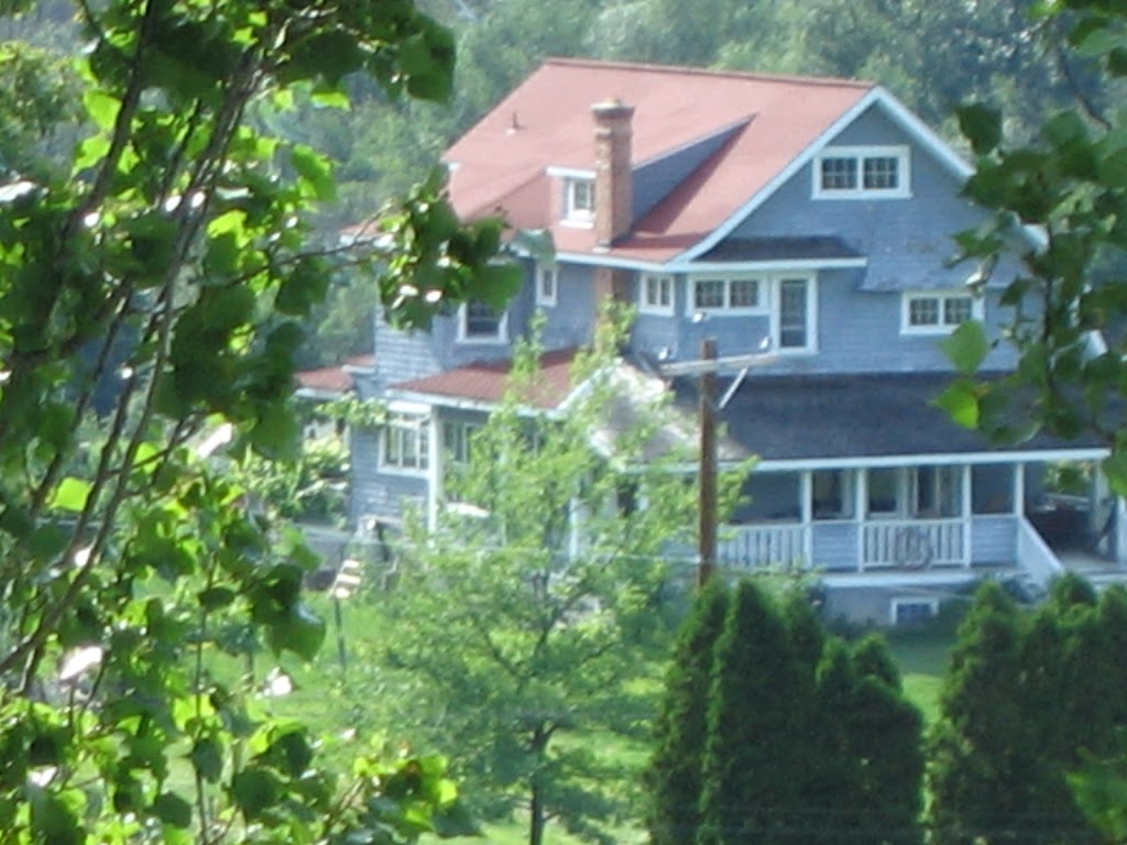 Mission Creek Country Inn | Southeast Kelowna, Kelowna, BC V1W 4A9, Canada | Phone: (250) 860-6108