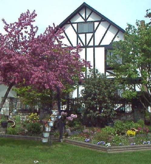 The Lord Nelson Bed & Breakfast | 1032 Bewdley Ave, Victoria, BC V9A 6T1, Canada | Phone: (877) 381-8844