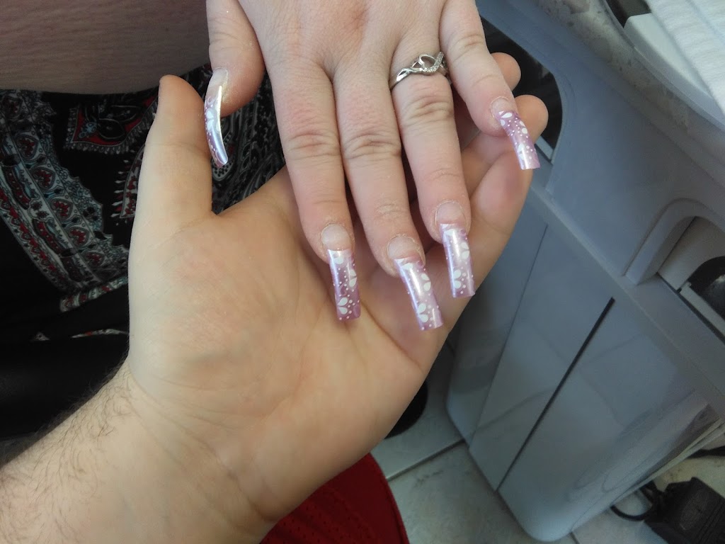 Hollywood Nails & Skin Care Salon | 491 Highland Rd W, Kitchener, ON N2M 5K2, Canada | Phone: (519) 570-3322