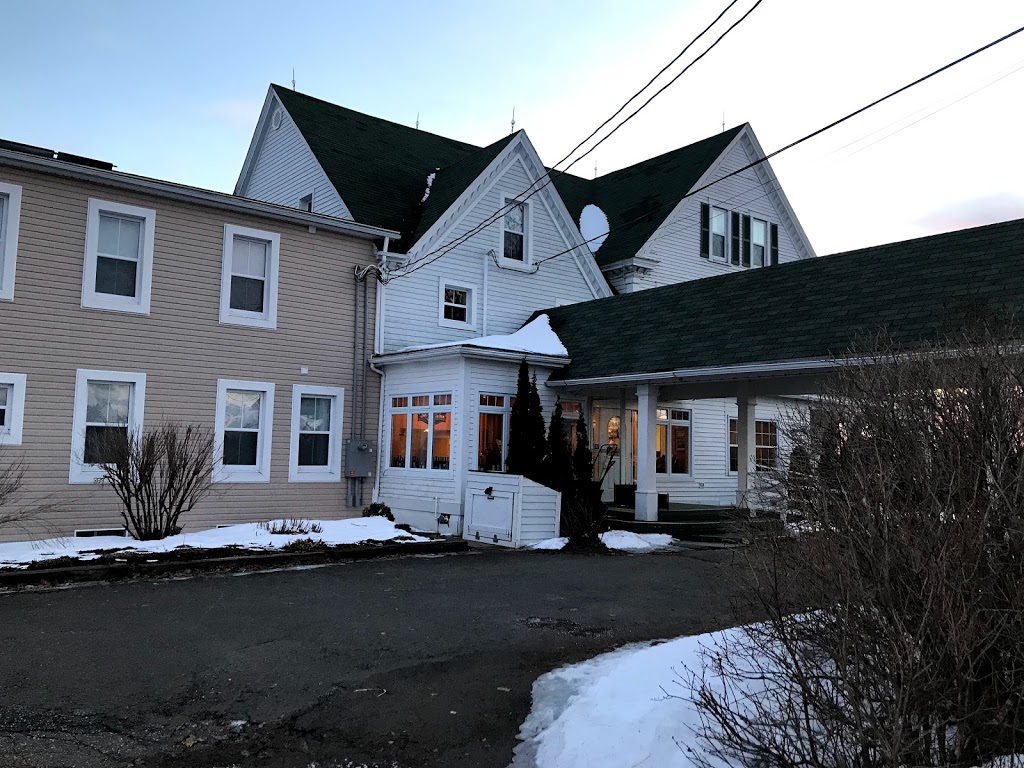 Auberge Le Vieux Presbytère de Bouctouche 1880 Inc. | 157 Chemin du Couvent, Bouctouche, NB E4S 3B8, Canada | Phone: (506) 743-5568