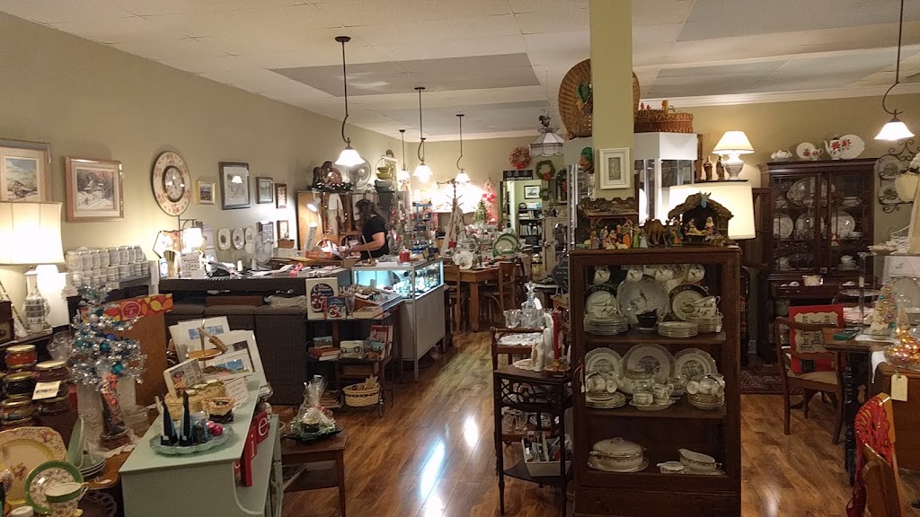 Rose Cottage Antiques and Gifts | 401 Water St, Summerside, PE C1N 1C8, Canada | Phone: (902) 724-3399