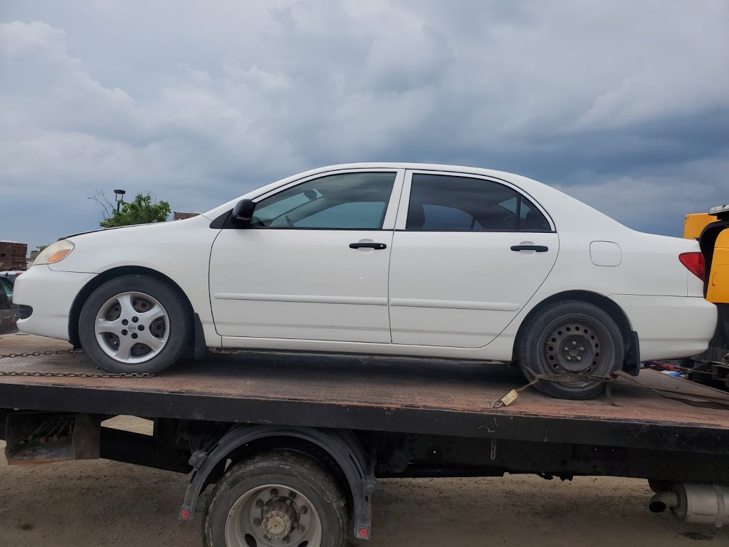 Junk Car Removal Milton | 384 Coombs Ct, Milton, ON L9T 7N5, Canada | Phone: (647) 699-6361