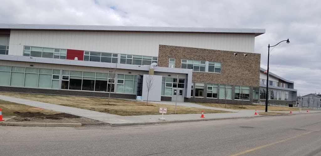 Griffith Woods School | 7752 26 Ave SW, Calgary, AB T3H 3X2, Canada | Phone: (403) 817-3572