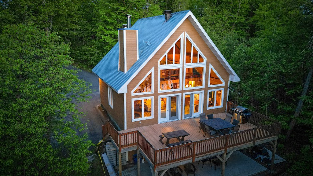 Chalet des Demers | 546 Mnt du Lac Gravel, Mont-Saint-Michel, QC J0W 1P0, Canada | Phone: (514) 705-5941