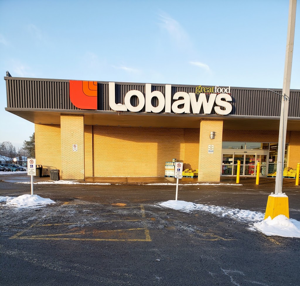 Loblaws | 1910 St Laurent Blvd, Ottawa, ON K1G 1A4, Canada | Phone: (613) 521-0880