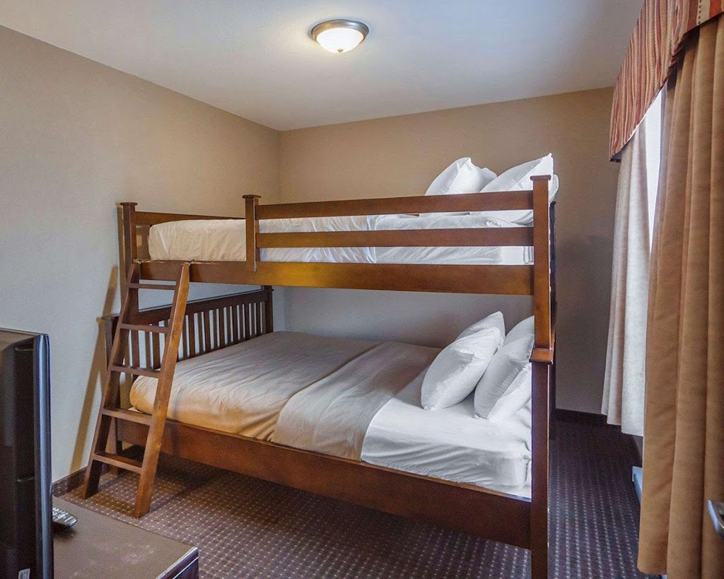 Prairie Moon Inn Sylvan Lake | 13 Beju Ind. Dr, Sylvan Lake, AB T4S 2J4, Canada | Phone: (403) 887-7884