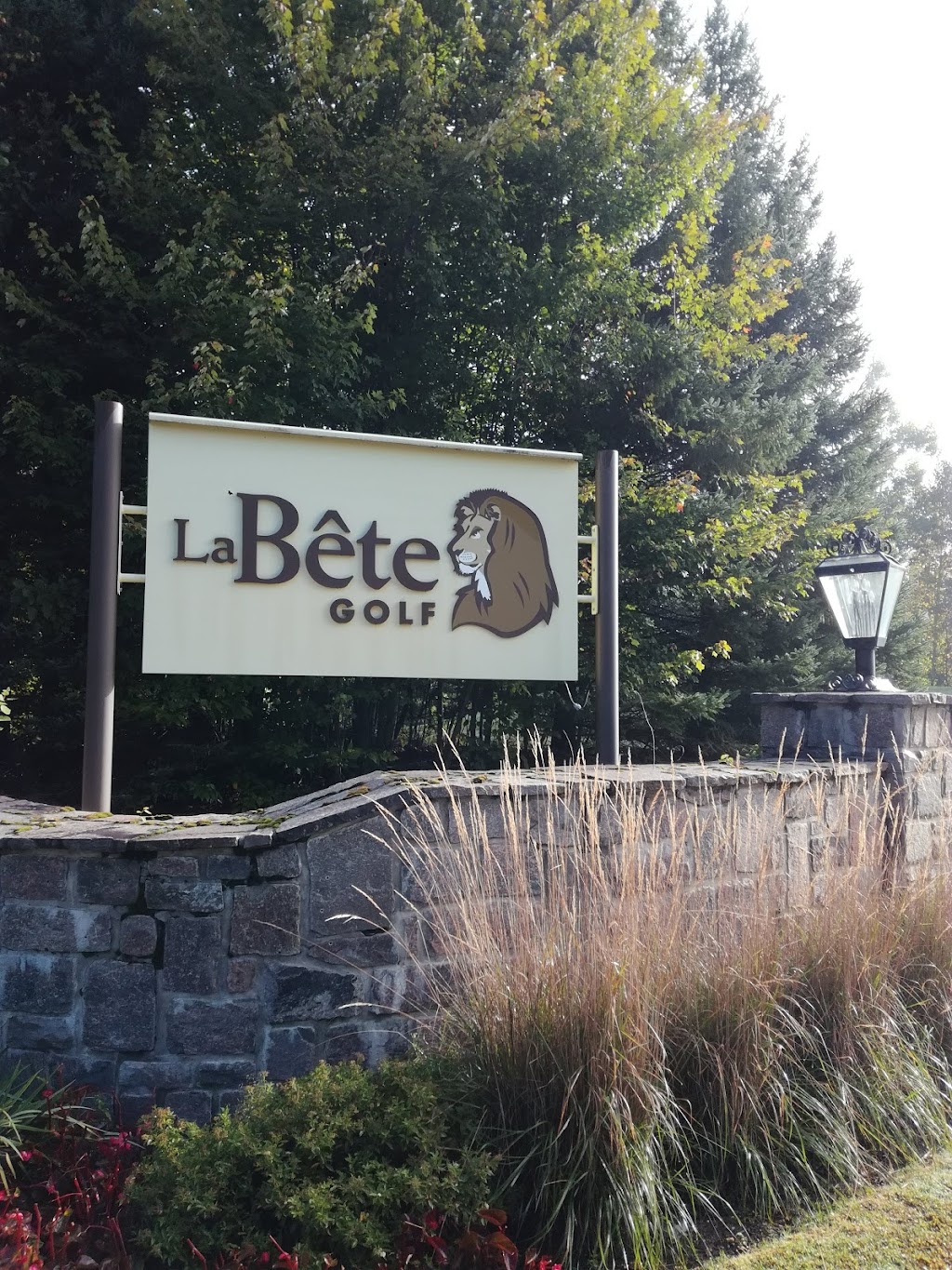 La Bete Golf | 1760 Chemin du Golf, Mont-Tremblant, QC J8E 2K6, Canada | Phone: (819) 425-9888