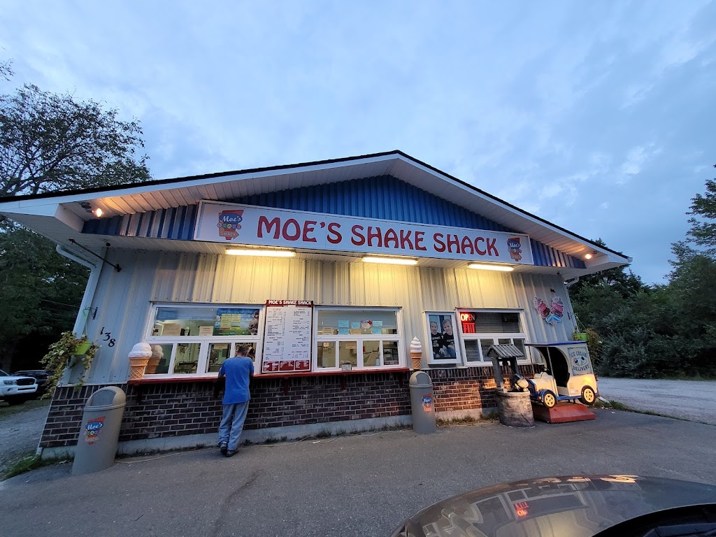 Moes Shake Shack | 138 King St, Shelburne, NS B0T 1W0, Canada | Phone: (902) 875-3283