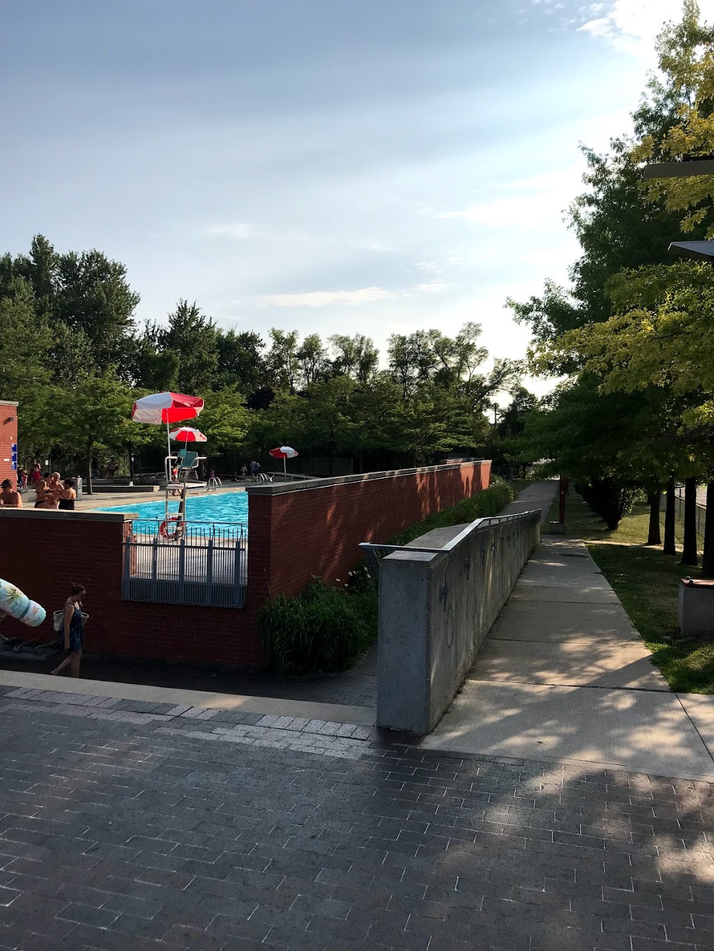 Ledbury Outdoor Swimming Pool | 160 Ledbury St, North York, ON M5M 4L9, Canada | Phone: (416) 395-6688