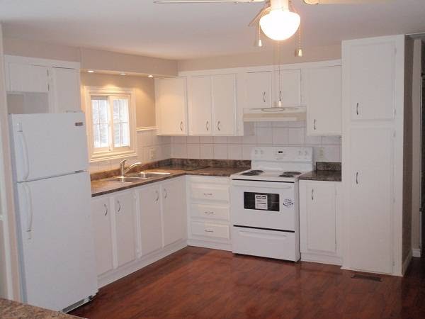 Woodland Court Rentals | 5401 Bank St #1026, Gloucester, ON K1X 1G9, Canada | Phone: (613) 425-4000