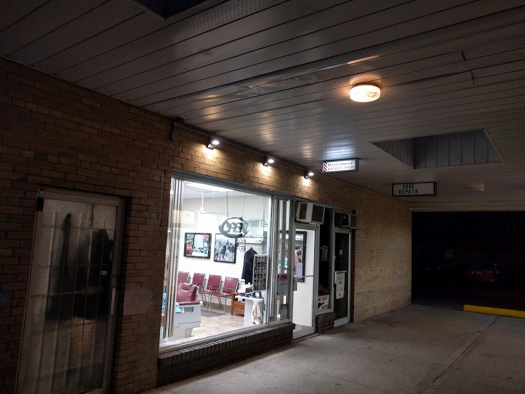 Markland Wood Barber Shop | 4335 Bloor St W, Etobicoke, ON M9C 2A5, Canada | Phone: (416) 622-1815