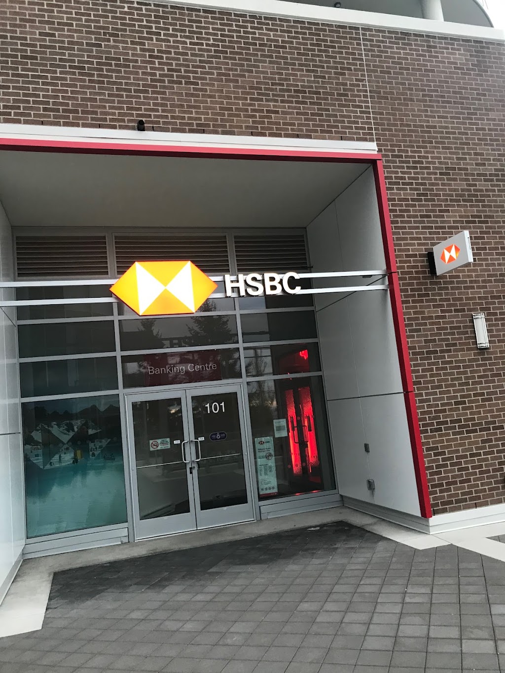 HSBC Bank | 1405 Johnston Rd, White Rock, BC V4B 3Z4, Canada | Phone: (888) 310-4722