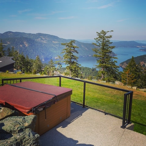 Above It All Guesthouse | 4120 Ridgeline Dr, Shawnigan Lake, BC V0R 2W3, Canada | Phone: (250) 419-4055