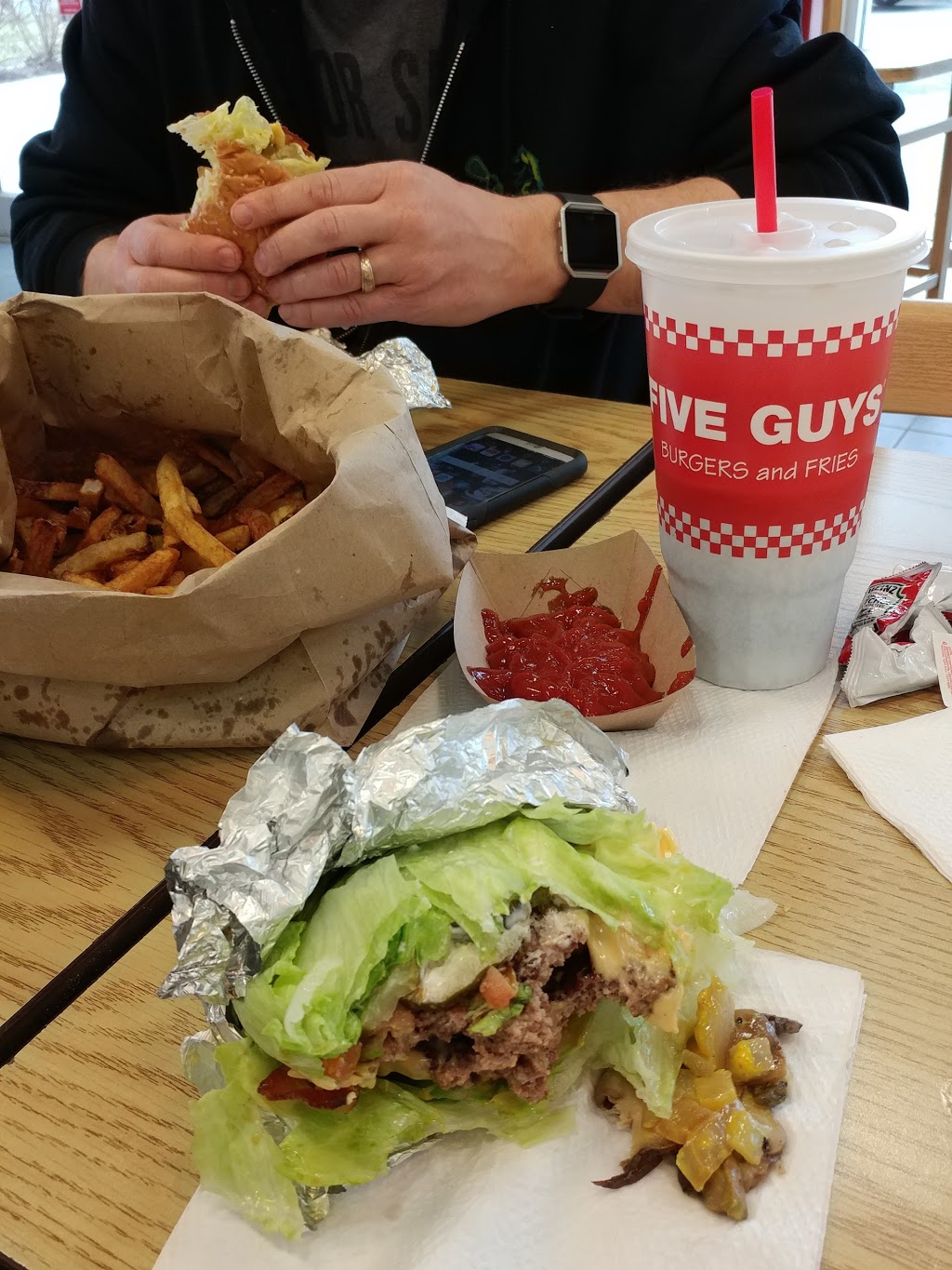 Five Guys | 8249 Eagle Landing Pkwy Unit 714, Chilliwack, BC V2P 7K6, Canada | Phone: (604) 793-2290