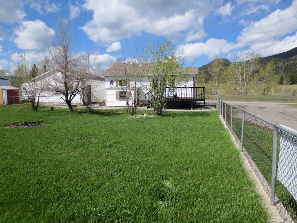 MAVERICK REALTY | 8416 RGE RD 1-3 MD of Pincher Creek Mail:, Cowley, AB T0K 0P0, Canada | Phone: (403) 628-2355