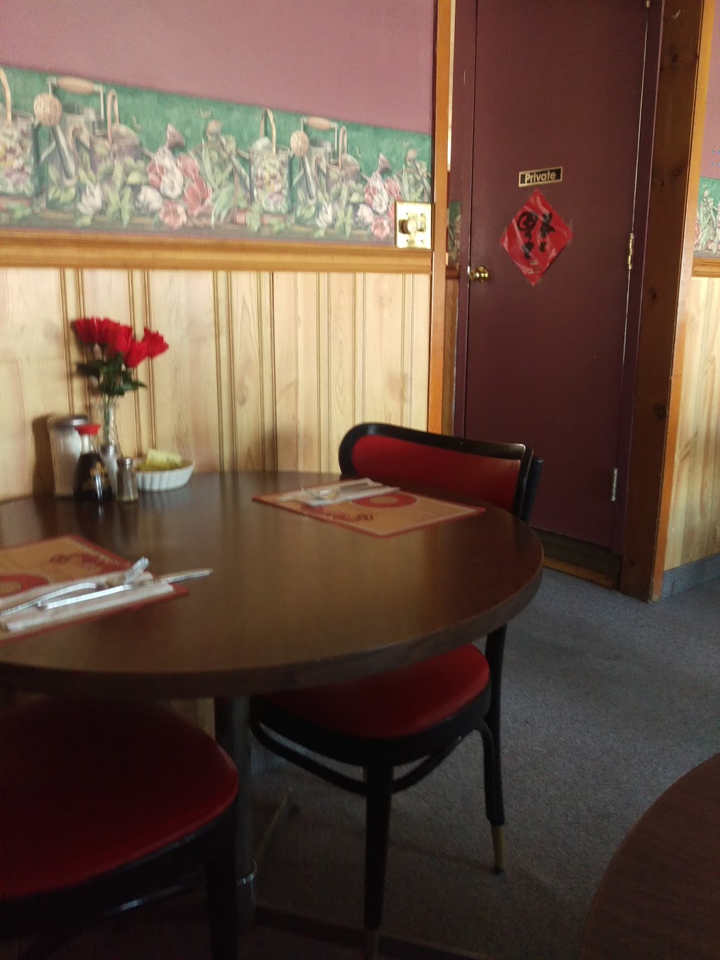 Luckys Chinese Restaurant | 116 Elora St S, Harriston, ON N0G 1Z0, Canada | Phone: (519) 338-5366