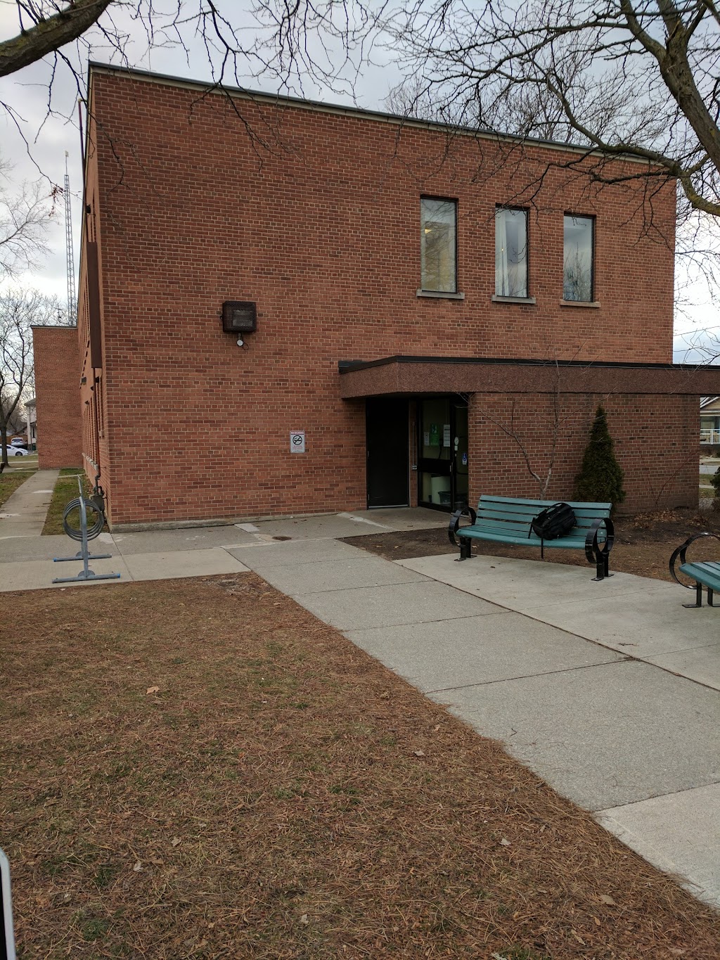 Russell Avenue Community Centre | 108 Russell Ave, St. Catharines, ON L2R 7N5, Canada | Phone: (905) 688-5600