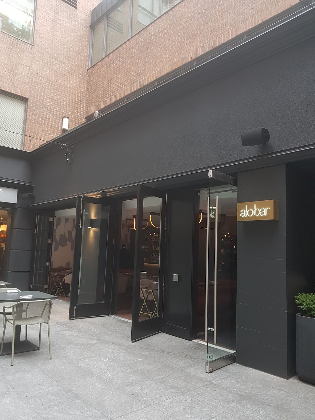 Alobar Yorkville | 162 Cumberland St, Toronto, ON M5R 1A8, Canada | Phone: (416) 961-1222