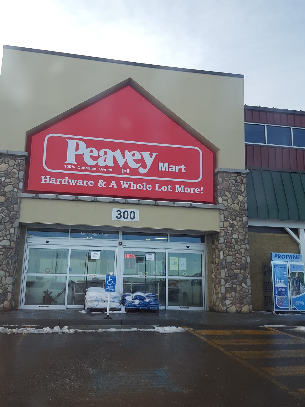 Peavey Mart | 300 Edgefield Gate, Strathmore, AB T1P 1K1, Canada | Phone: (403) 934-4915