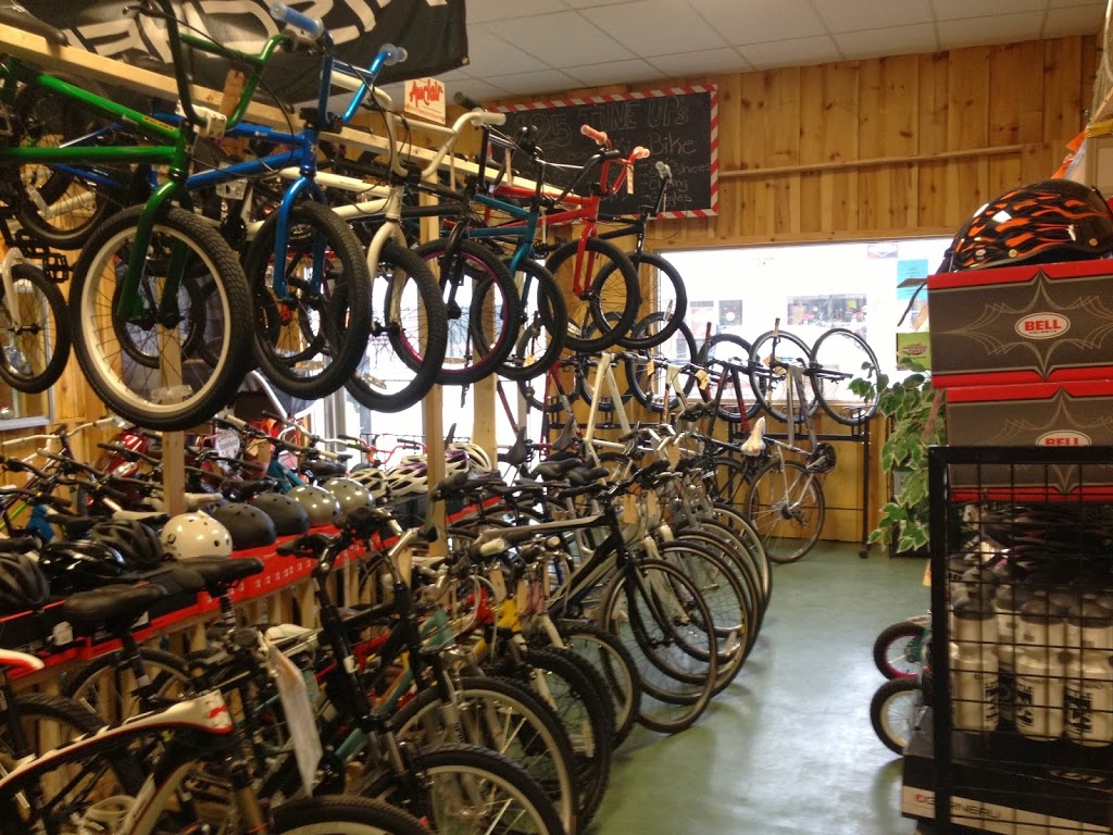 Little Eds Ski & Bike Shop | 543 Bay St, Midland, ON L4R 1L4, Canada | Phone: (705) 526-0202